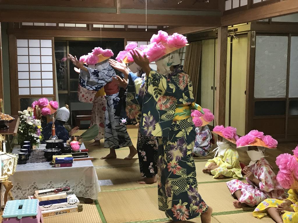 Готель Minshuku Irayoi Ishigaki  Екстер'єр фото